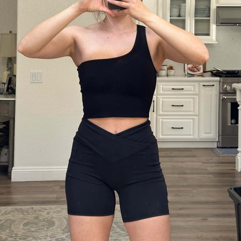 H&M black one shoulder sports bra : small - Picture 5 of 6